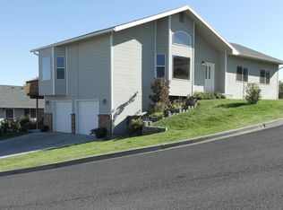 509 N 15th St, Selah, WA