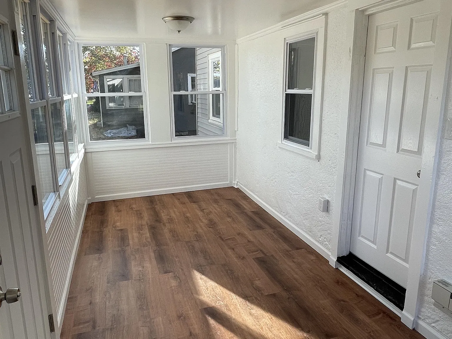 595 North Broadway - 1 — Photo 2