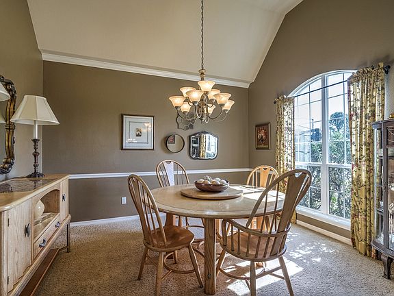 5th image of 1004 S Cypress Ave W