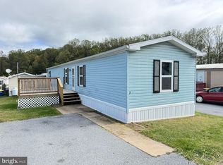 2 Freeman Dr, Reinholds, PA