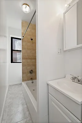 Rented by Monarch Realty Holdings | media 22