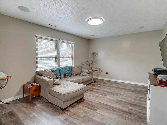 5th image of 6955 Wind River Dr #1
