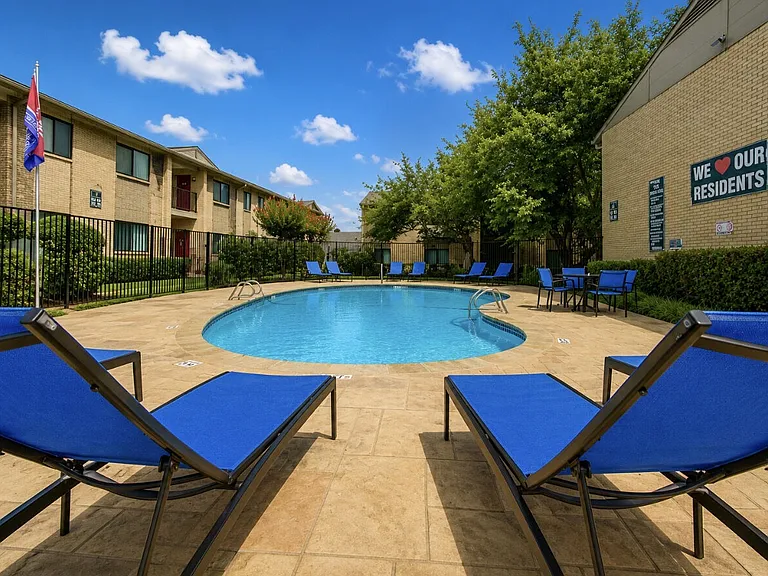 Valley Creek Apartments — Photo 12