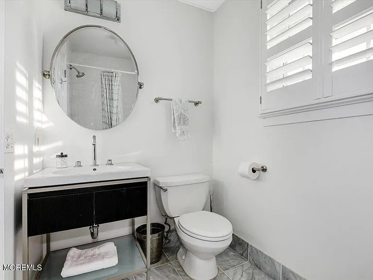 108 Glimmer Glass Cir — Photo 26