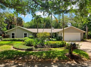 11 Palm Rd, Sewalls Pt, FL 34996