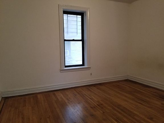 3rd image of 11 Midwood St APT B7