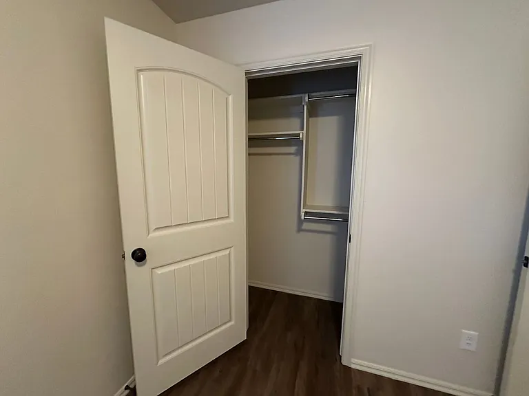 412 Chalk Hill Ct — Photo 33