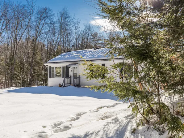 8 Hedgebog Mountain Road, Naples, ME 04055