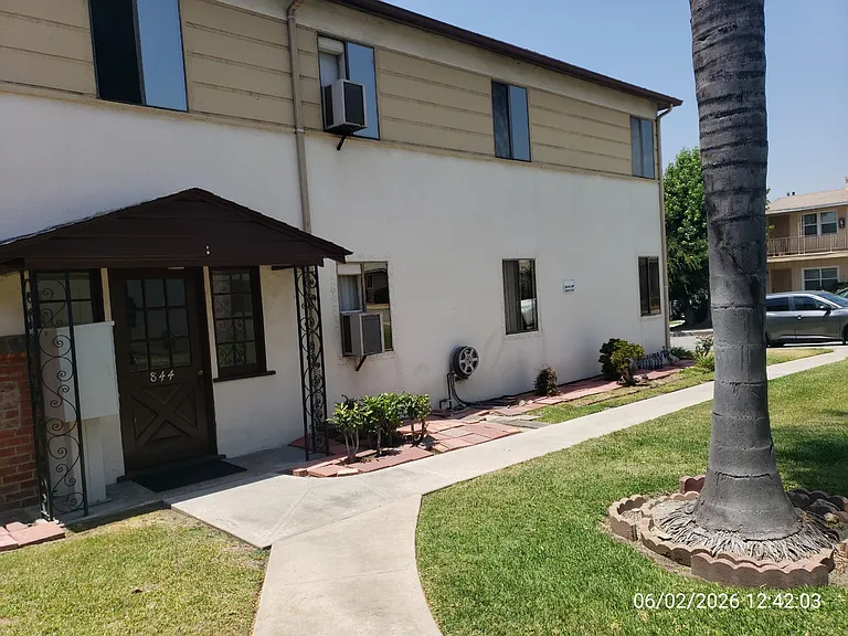 844 Carillo Dr #A — Photo 2