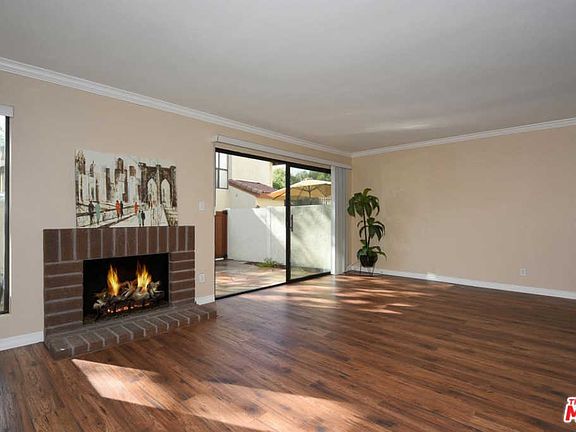 4th image of 5760 Owensmouth Ave Unit 22