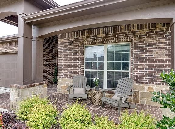 2nd image of 15600 Carlton Oaks Dr