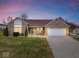 745 Sable Ridge Dr, Greenwood, IN 46142