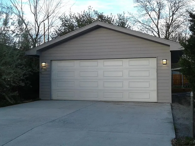 3891 Shaw Blvd — Photo 2