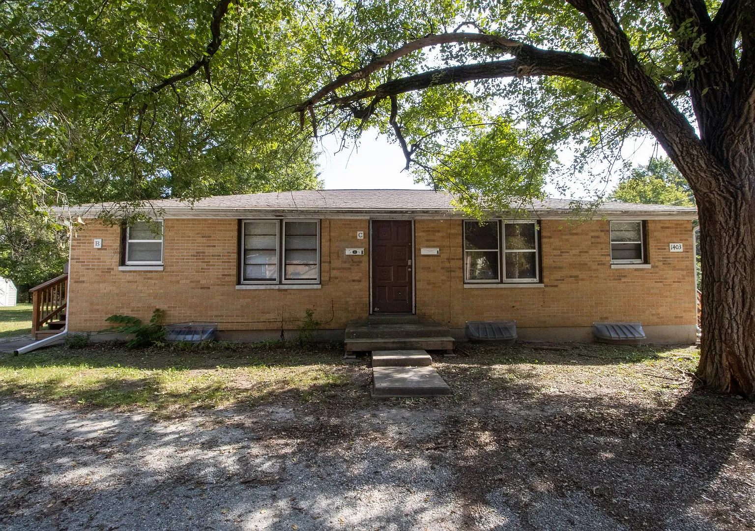 1403 Lowe St — Photo 1