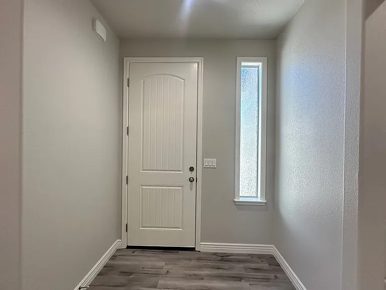 2743 Chambers Ave — Photo 61