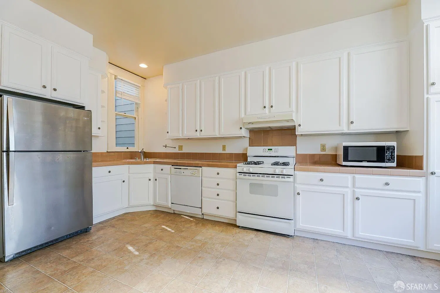 2 bed, 2.0 bath, $5,800 — Photo 1