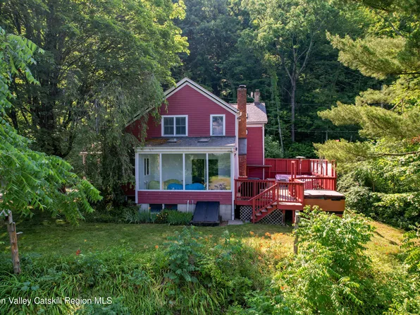 598 Schoolhouse Road, Saugerties, NY 12477