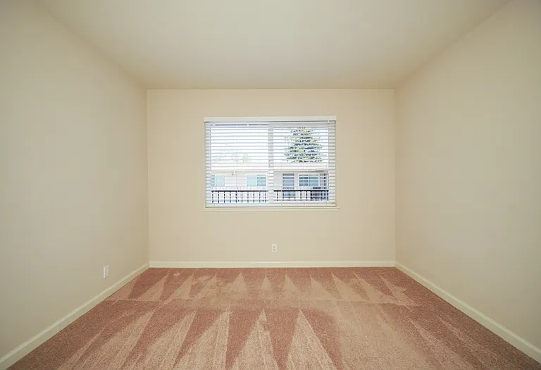 417 Del Medio Ave — Photo 9