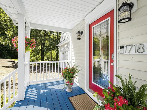 2nd image of 1718 Honeysuckle Ln