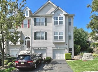 563 Coventry Dr, Nutley, NJ 07110