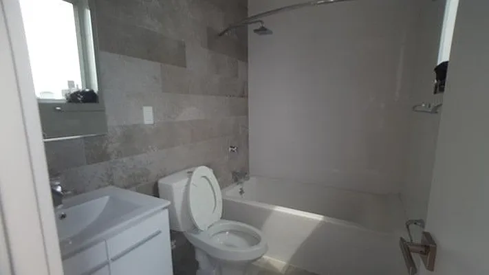 Rented by Evergreen Apartments BK | media 11