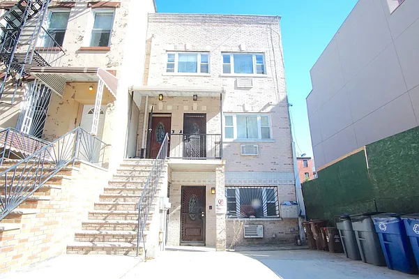 Rented by Lofts and Flats LLC | media 34