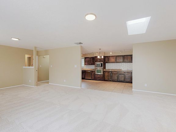 5th image of 9133 Hilton Ave NE