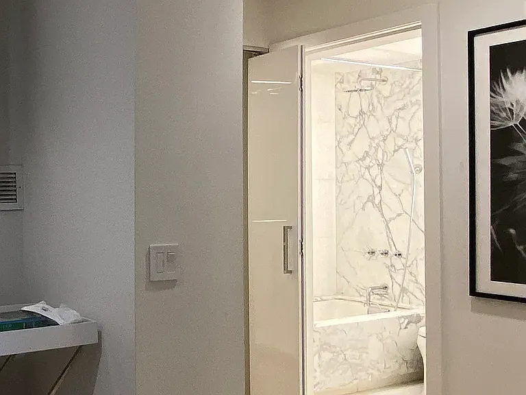 135 E 54th St #10F — Photo 3