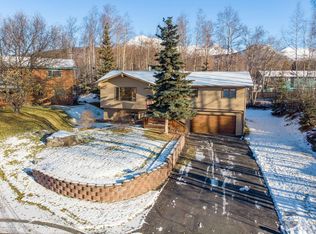 11035 Tsusena Cir, Eagle River, AK 99577