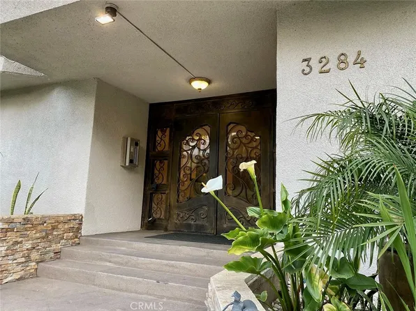 3284 Barham Blvd APT 304, Los Angeles, CA 90068