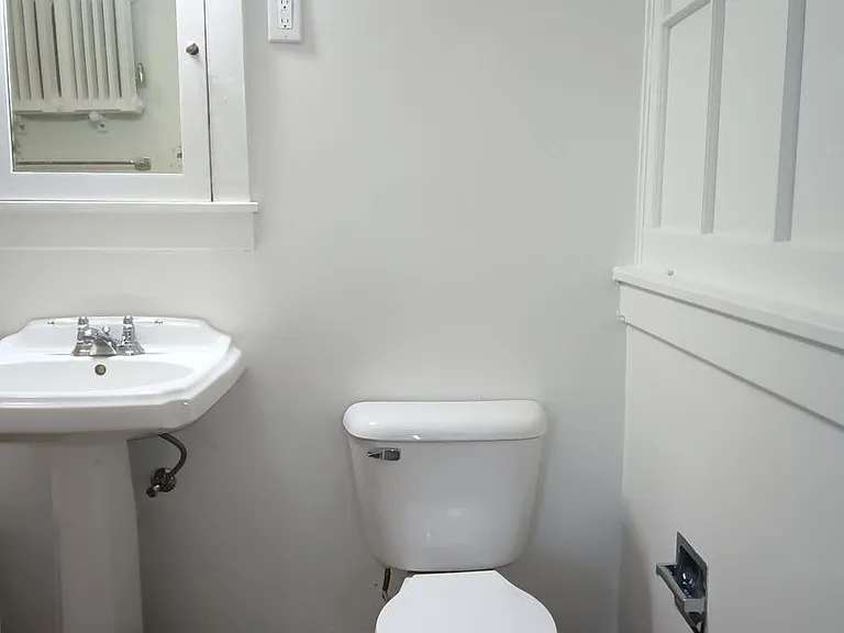 Blackstone Apartments — Photo 13