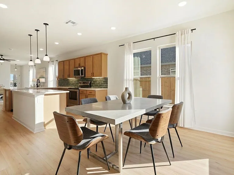 10726 Sky Creek Ln — Photo 3