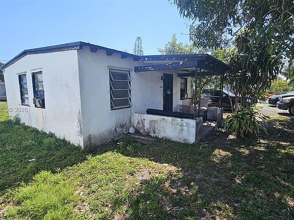 3rd image of 1950 Service Rd