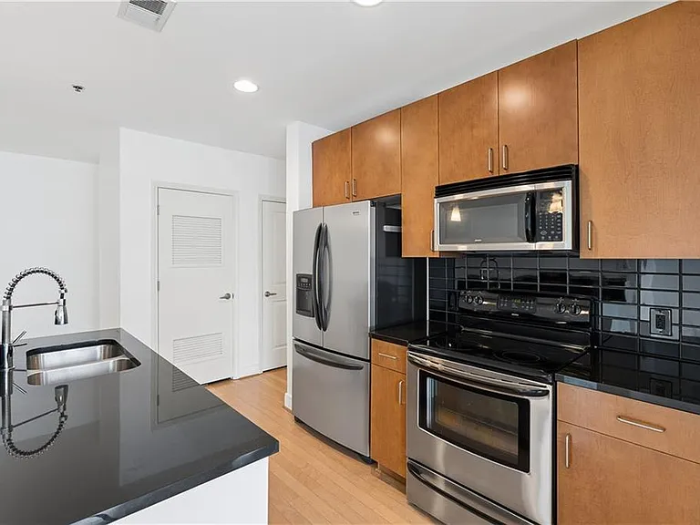 950 W Peachtree St NW #1413 — Photo 6