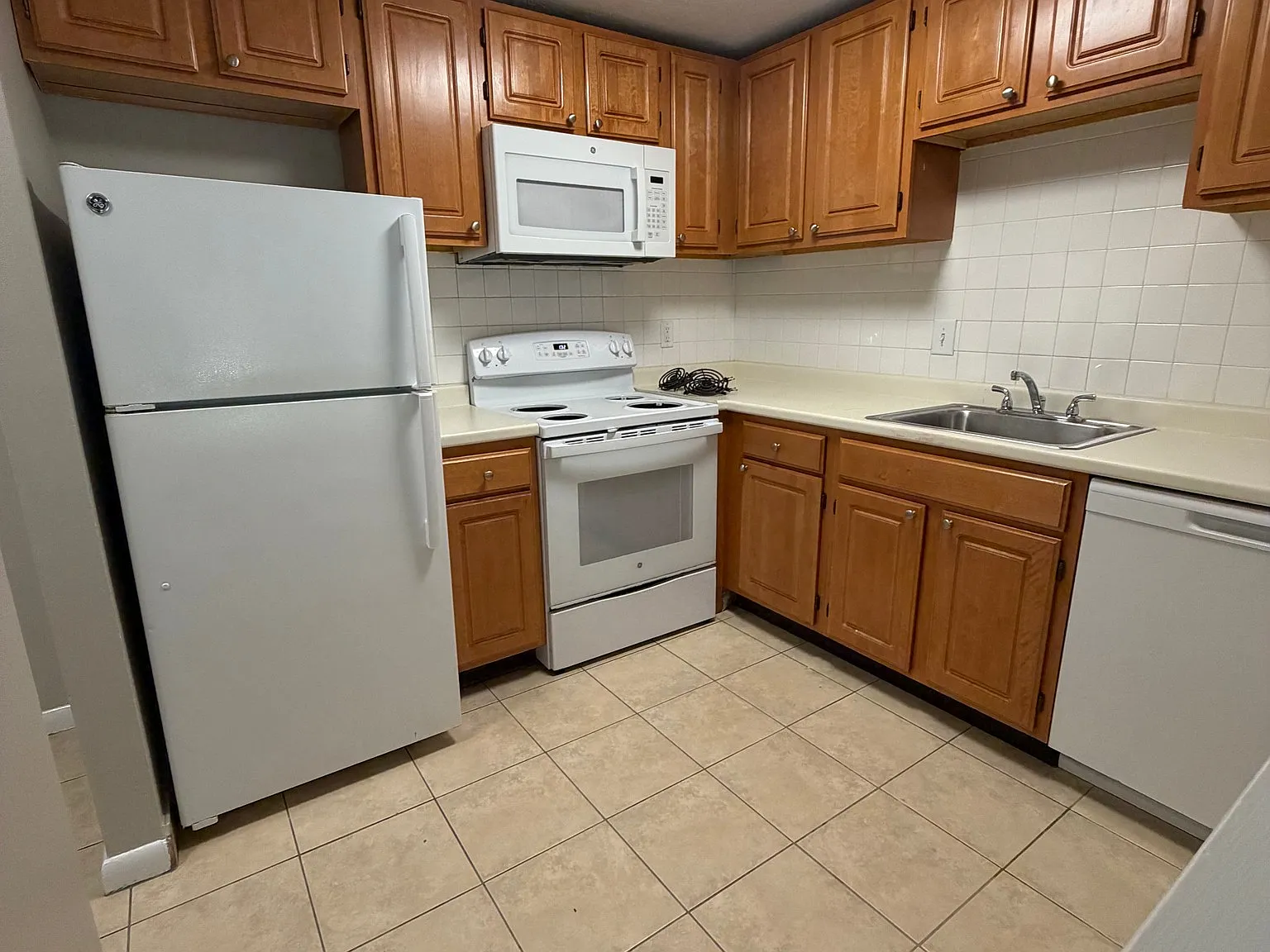 2 bed, 1.0 bath, $2,270 — Photo 1