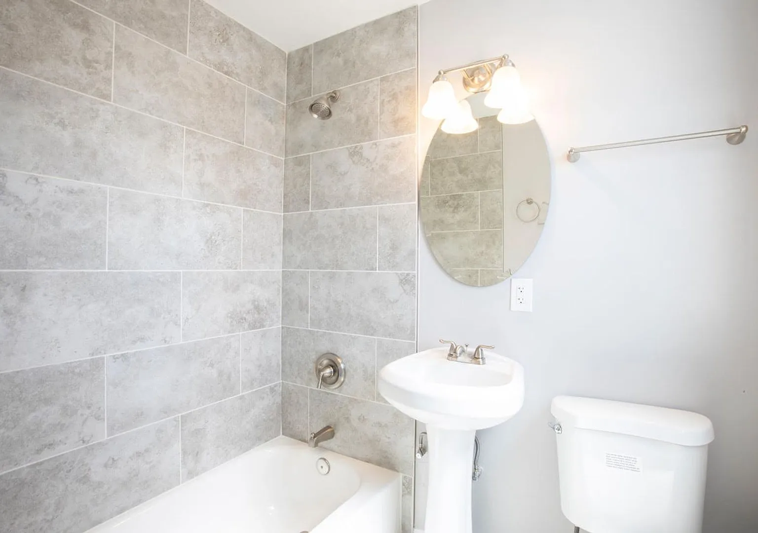 Cherokee Ave | 3853 — Photo 2