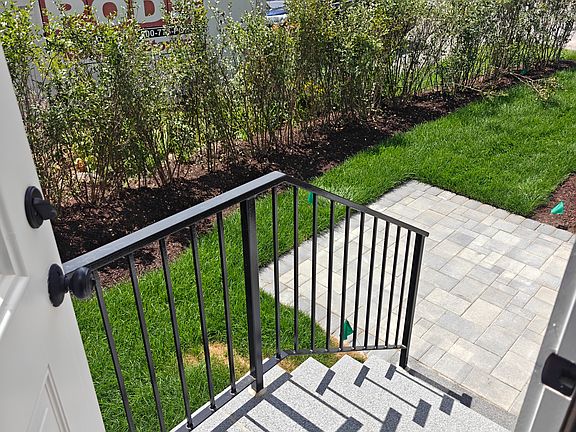 3rd image of 27 Park St #2