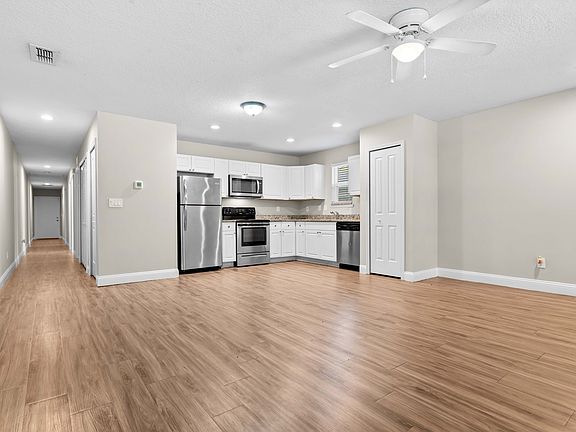 5th image of 4056 Grant Rd