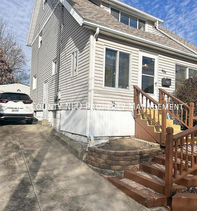 1st image of 859 Chester Ave