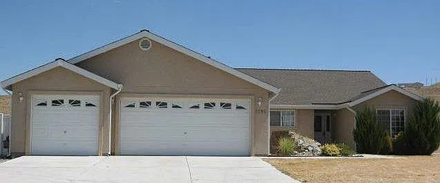 1395 Red Bluff Way photo 1
