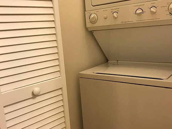 5th image of 7007 N Wolcott Ave #1