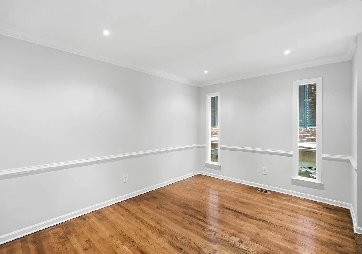 Dupont Bi-Level Condo | 2 Bed | 2.5 Bath | 1400 Sf | 1 Assigned Off-Street Parking Space — Photo 1