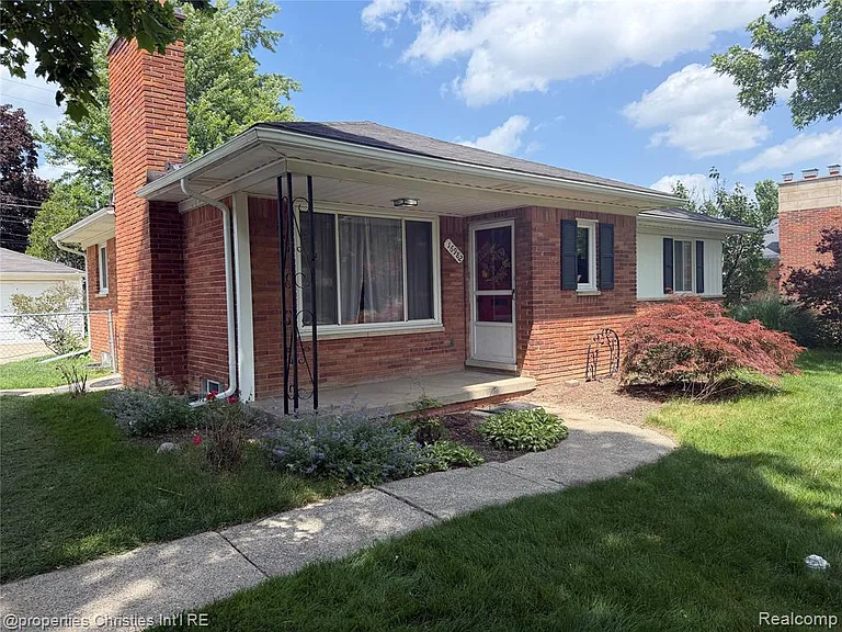 16982 Dunblaine Ave — Photo 1