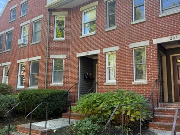 207 Vaughan St #9, Portland, ME 04102