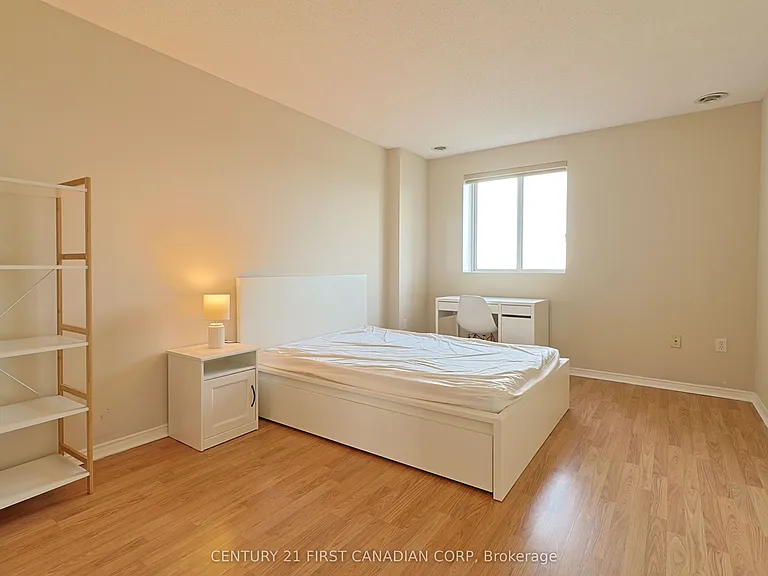 30 Chapman Ct #1001 — Photo 35