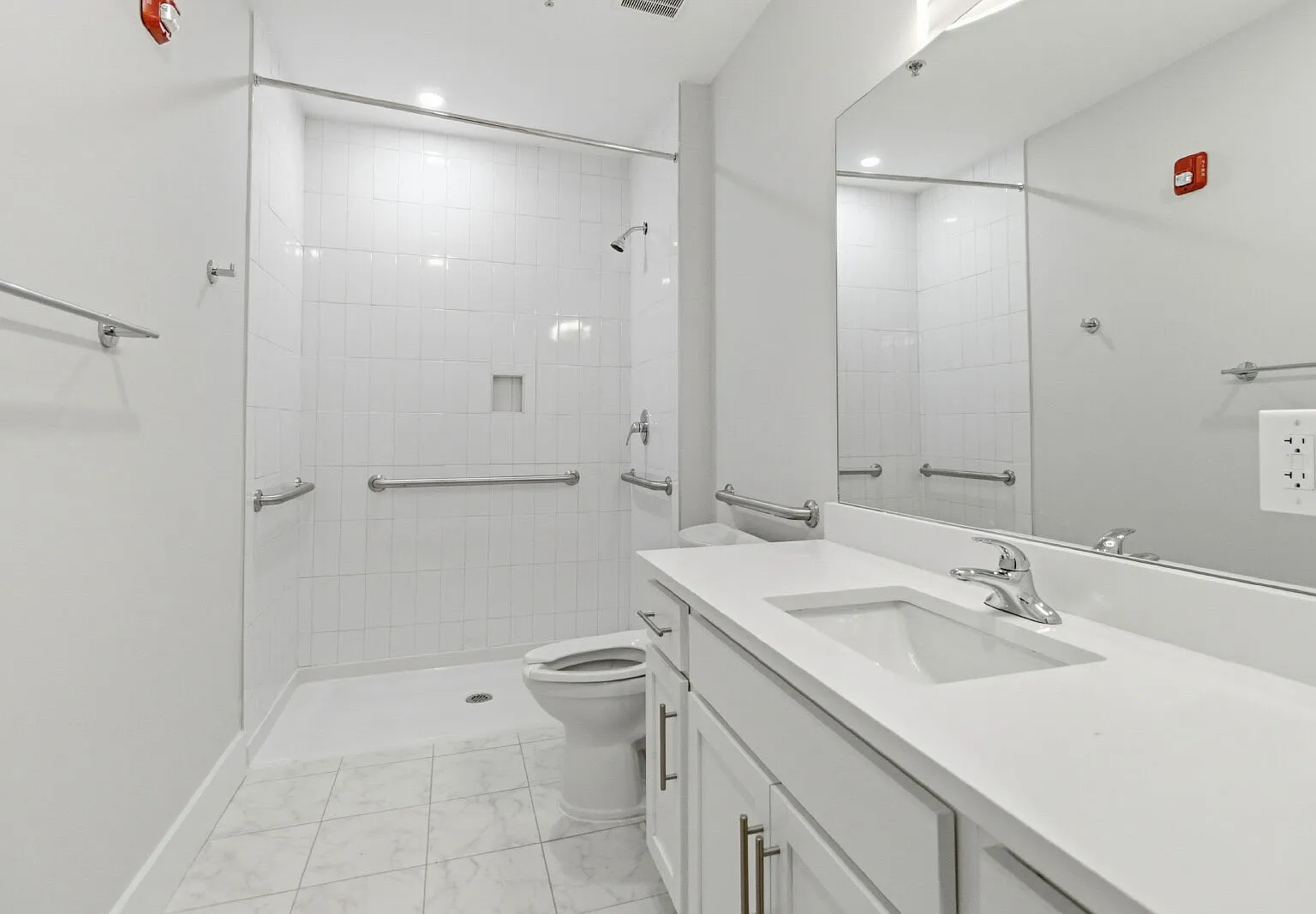 1 bed, 1.0 bath, 549 sqft, $1,400 — Photo 2