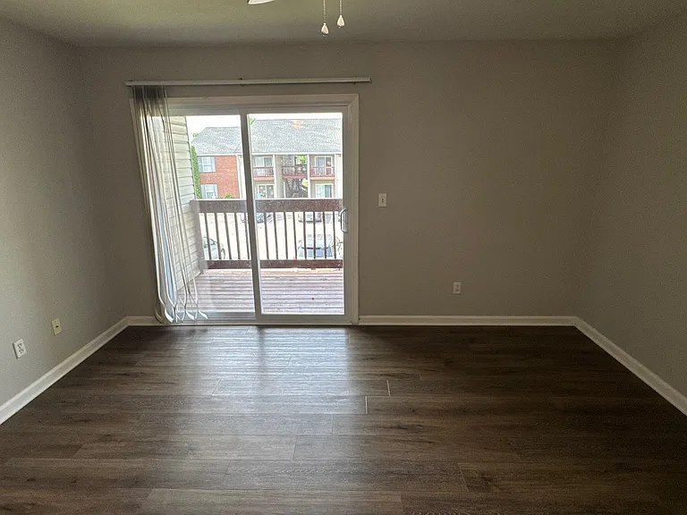 4105 Blue Lick Ct #4 — Photo 3