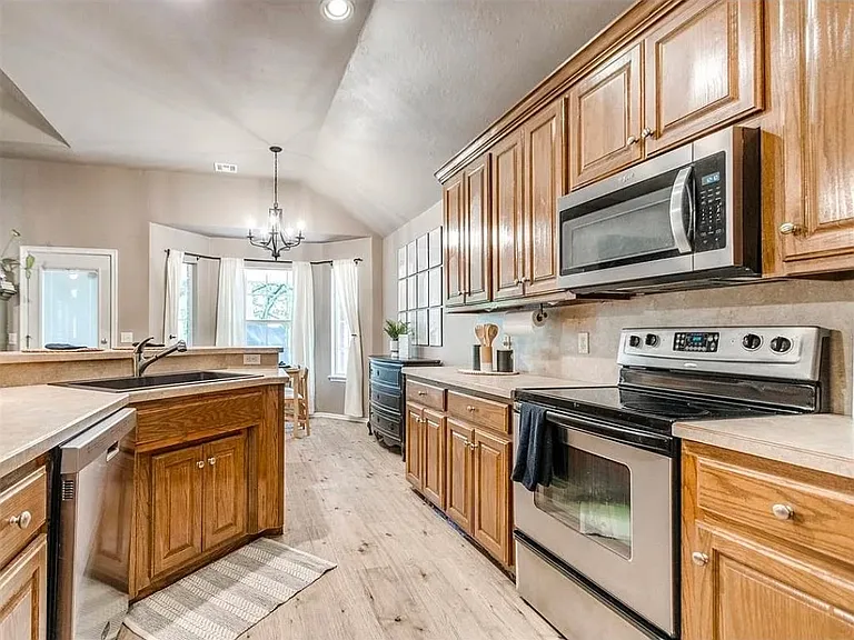 856 Shady Creek Ln — Photo 4