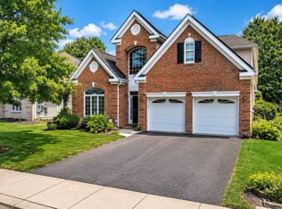 8 Lewis Dr, Mays Landing, NJ 08330