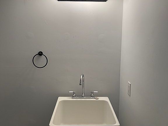 4th image of 3452 Dogwood Ln